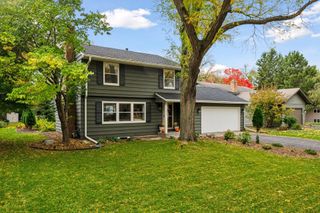 11259 Windrow Drive, Eden Prairie, MN 55344