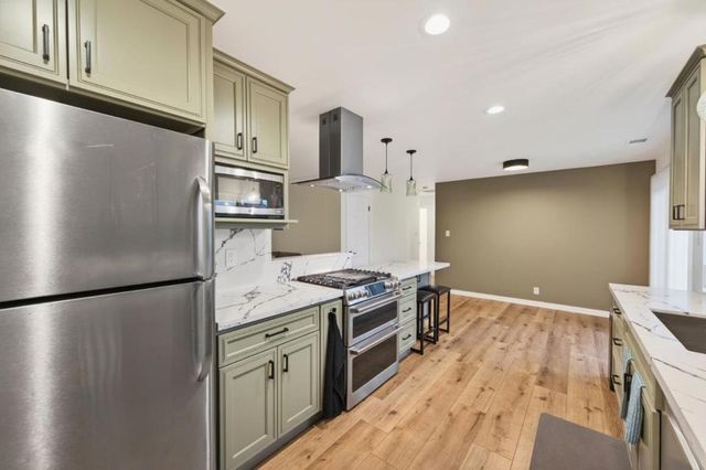 515 W Dunne Avenue, Morgan Hill, CA 95037