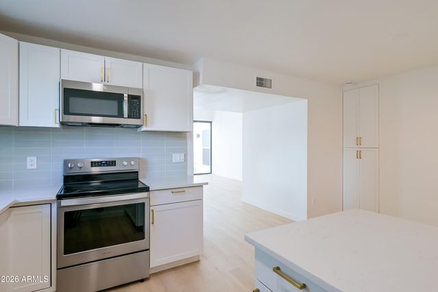 16041 N 31ST Street 12, Phoenix, AZ 85032