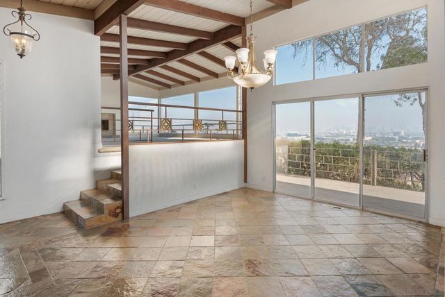 3121 Udall St, San Diego, CA 92106