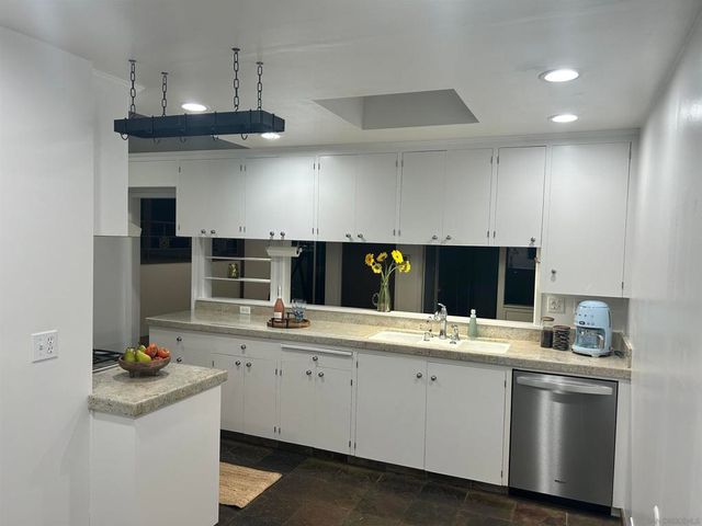 3121 Udall St, San Diego, CA 92106