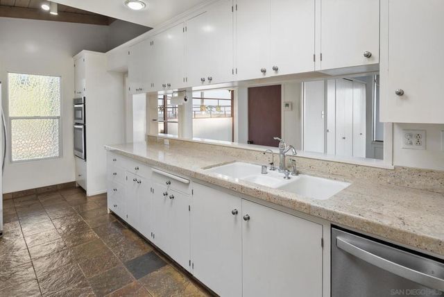 3121 Udall St, San Diego, CA 92106