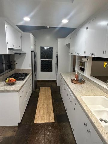 3121 Udall St, San Diego, CA 92106