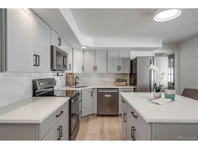 6761 Harlan St, Arvada, CO 80003