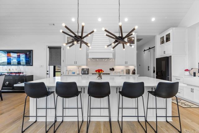 7509 S Shoreline, Benton, AR 72019