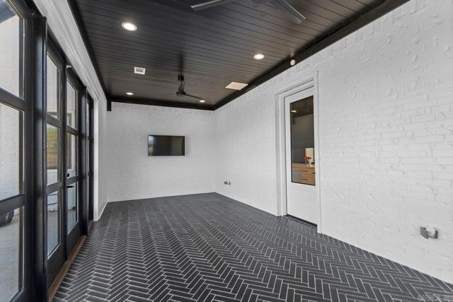 7509 S Shoreline, Benton, AR 72019