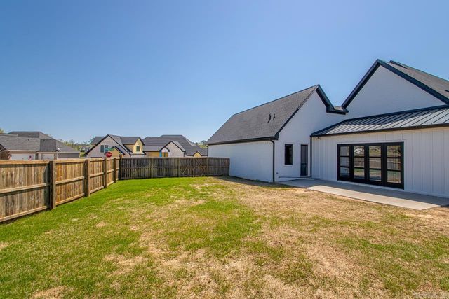 7509 S Shoreline, Benton, AR 72019