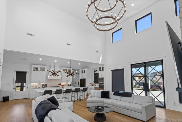 7509 S Shoreline, Benton, AR 72019