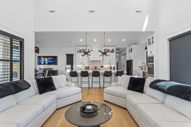 7509 S Shoreline, Benton, AR 72019