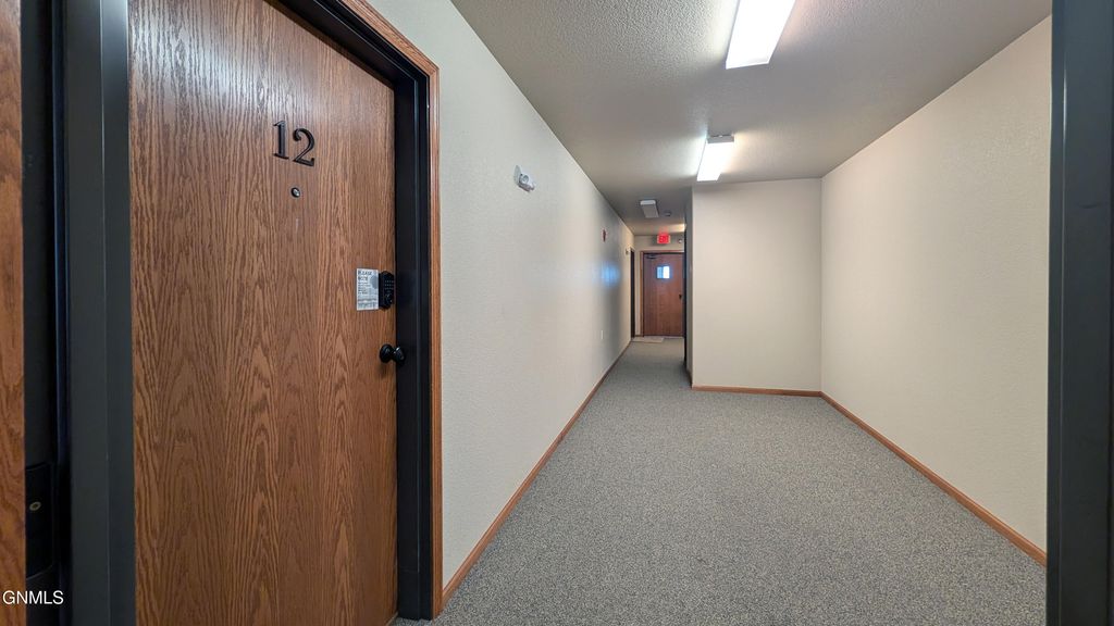 1401 Sharloh Loop, Bismarck, ND 58501 photo 4