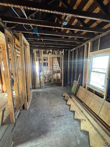 414 NE Grattan ST, Topeka, KS 66616