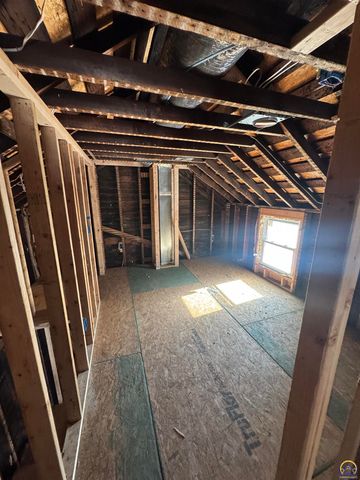 414 NE Grattan ST, Topeka, KS 66616