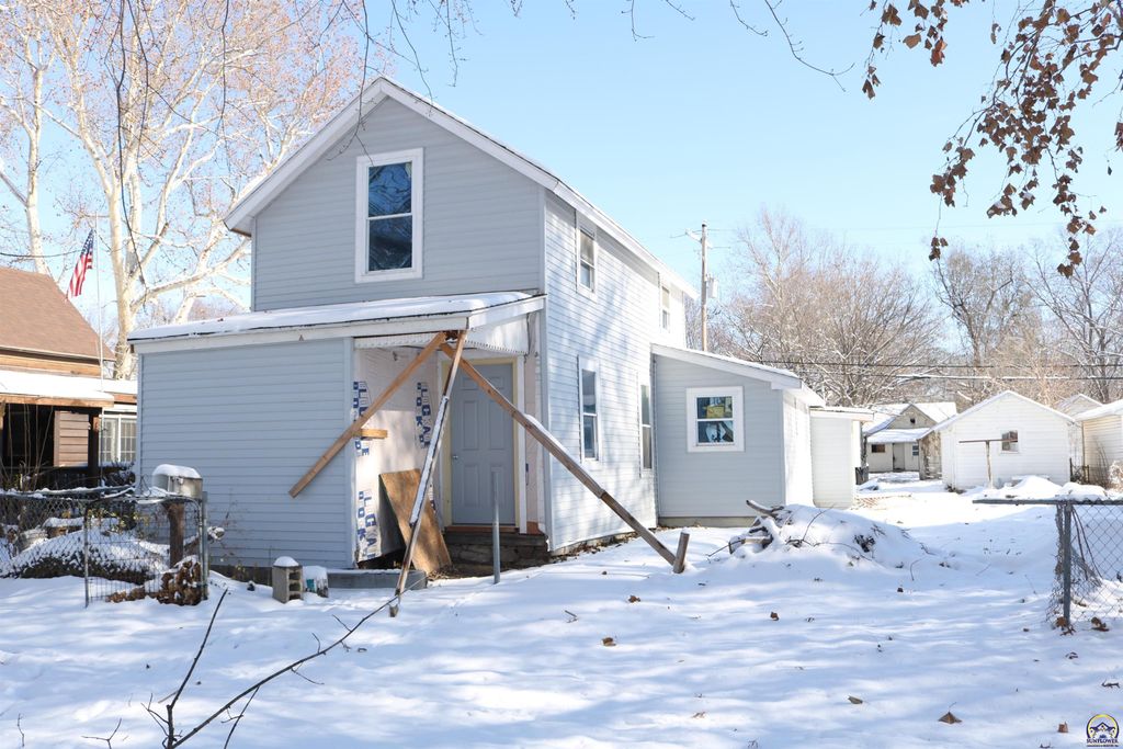 414 NE Grattan ST, Topeka, KS 66616