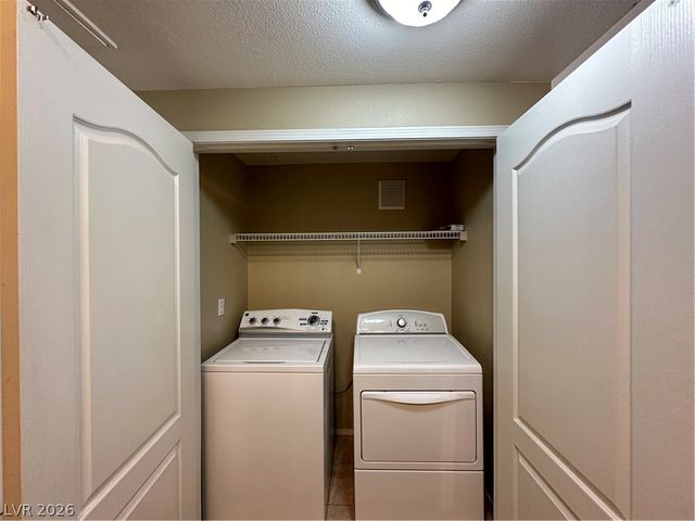 1621 Queen Victoria Street 201, Las Vegas, NV 89144