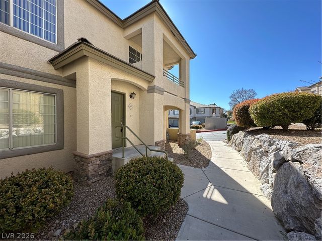 1621 Queen Victoria Street 201, Las Vegas, NV 89144
