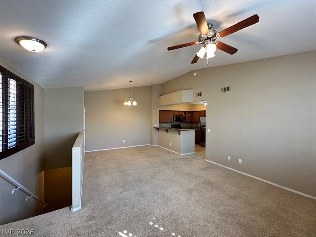 1621 Queen Victoria Street 201, Las Vegas, NV 89144
