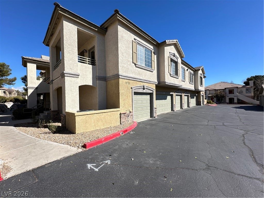 1621 Queen Victoria Street 201, Las Vegas, NV 89144