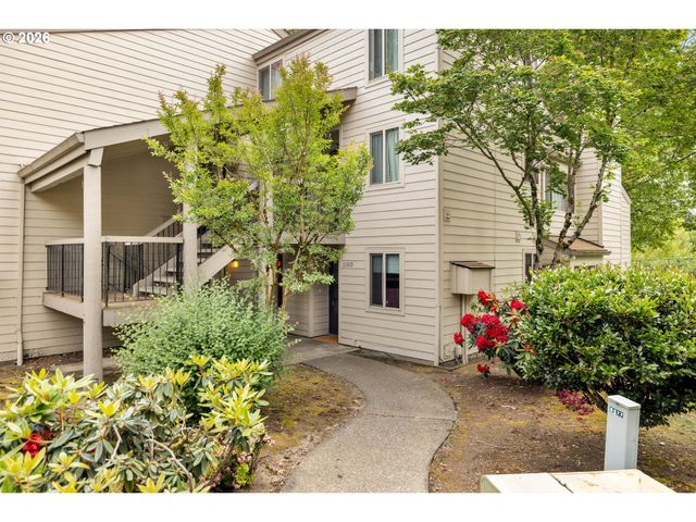 10303 Sw TRAPPER Ter, Beaverton, OR 97008