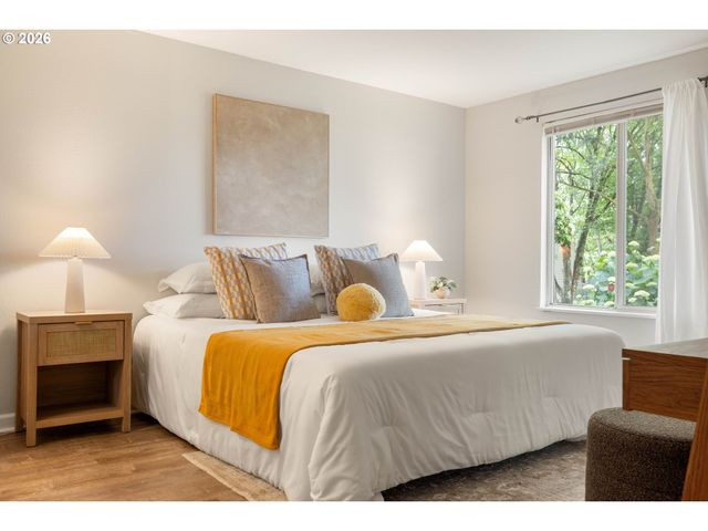 10303 Sw TRAPPER Ter, Beaverton, OR 97008