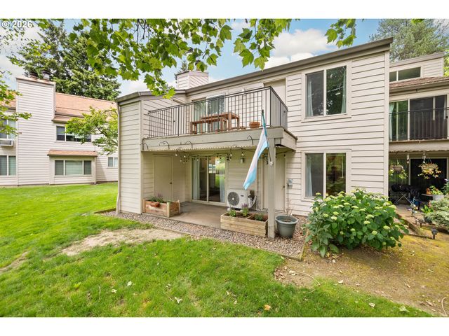 10303 Sw TRAPPER Ter, Beaverton, OR 97008