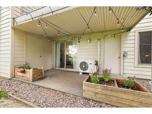 10303 Sw TRAPPER Ter, Beaverton, OR 97008