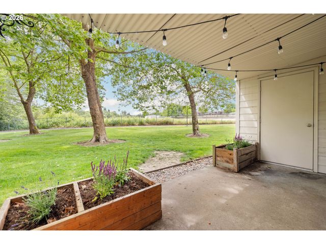 10303 Sw TRAPPER Ter, Beaverton, OR 97008