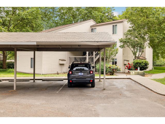 10303 Sw TRAPPER Ter, Beaverton, OR 97008