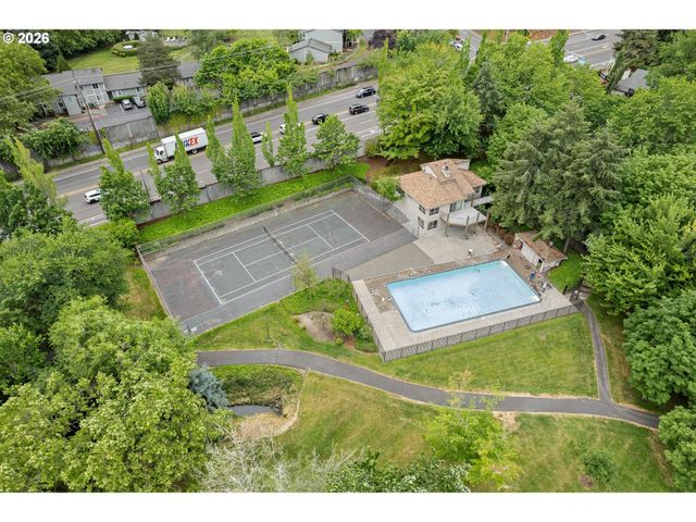 10303 Sw TRAPPER Ter, Beaverton, OR 97008