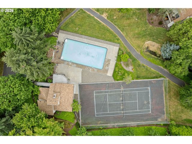 10303 Sw TRAPPER Ter, Beaverton, OR 97008