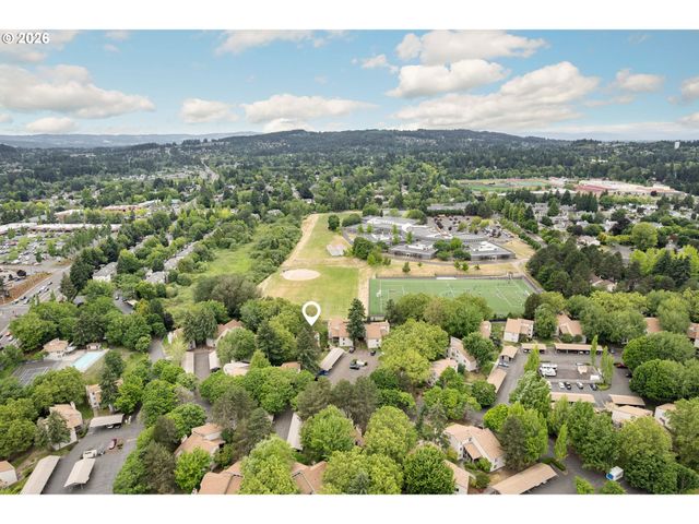 10303 Sw TRAPPER Ter, Beaverton, OR 97008
