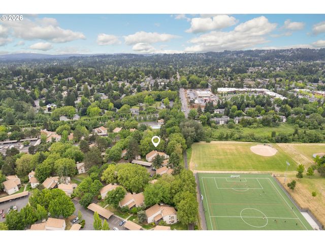 10303 Sw TRAPPER Ter, Beaverton, OR 97008