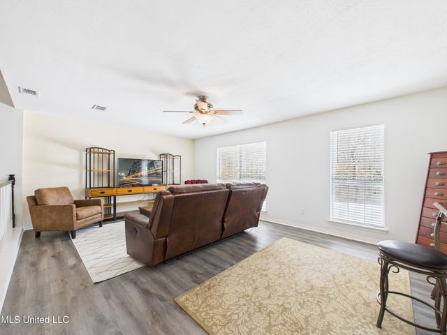 9605 Oakcrest Lane, Ocean Springs, MS 39564