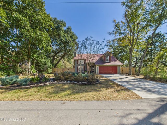 9605 Oakcrest Lane, Ocean Springs, MS 39564