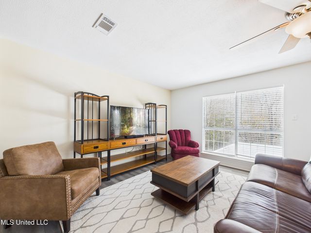 9605 Oakcrest Lane, Ocean Springs, MS 39564