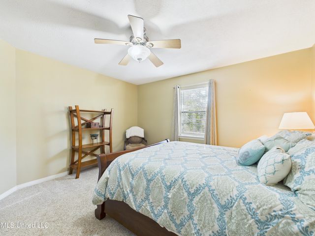 9605 Oakcrest Lane, Ocean Springs, MS 39564