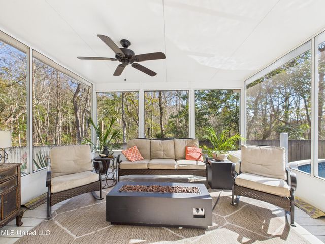 9605 Oakcrest Lane, Ocean Springs, MS 39564