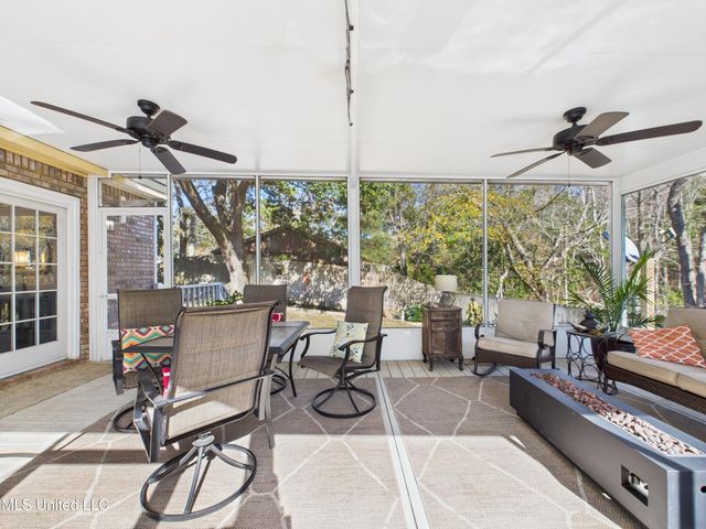 9605 Oakcrest Lane, Ocean Springs, MS 39564