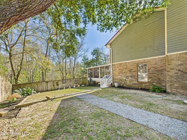 9605 Oakcrest Lane, Ocean Springs, MS 39564