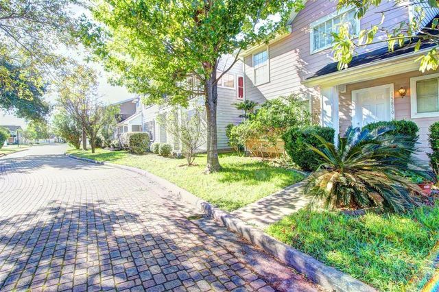 15850 E Park Court, Houston, TX 77082