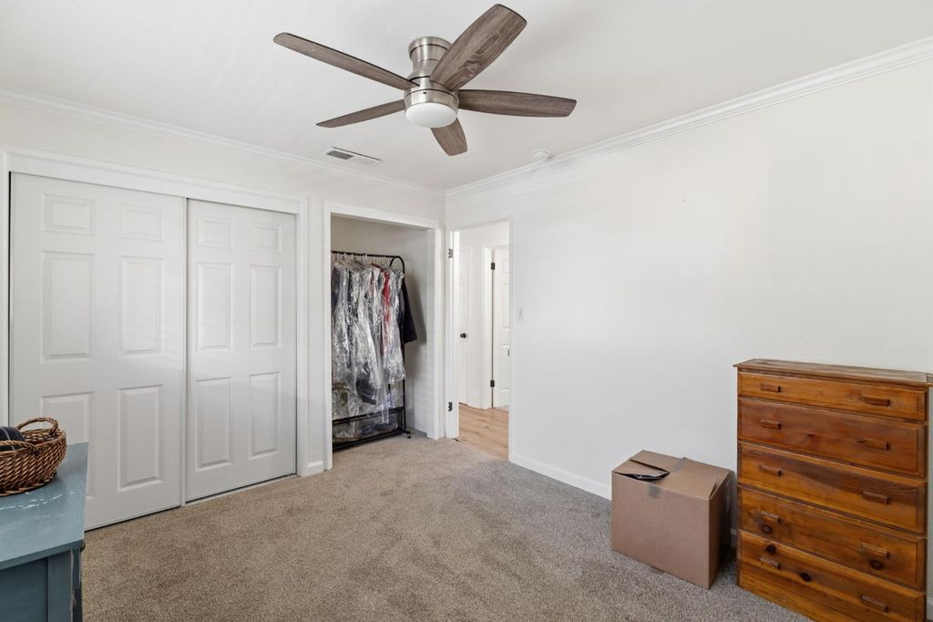 Image 22 of property listing at 2438 E Santa Ana Avenue, Fresno, CA 93726
