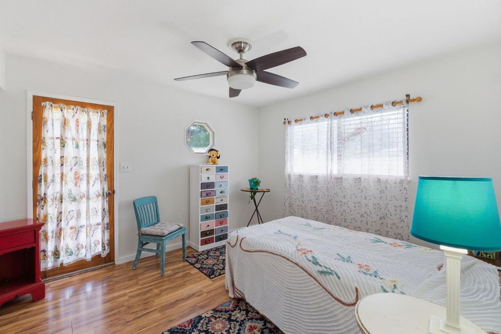 Image 31 of property listing at 2438 E Santa Ana Avenue, Fresno, CA 93726