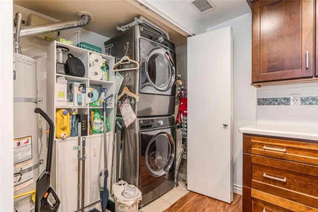 1878 Rory Lane 6, Simi Valley, CA 93063