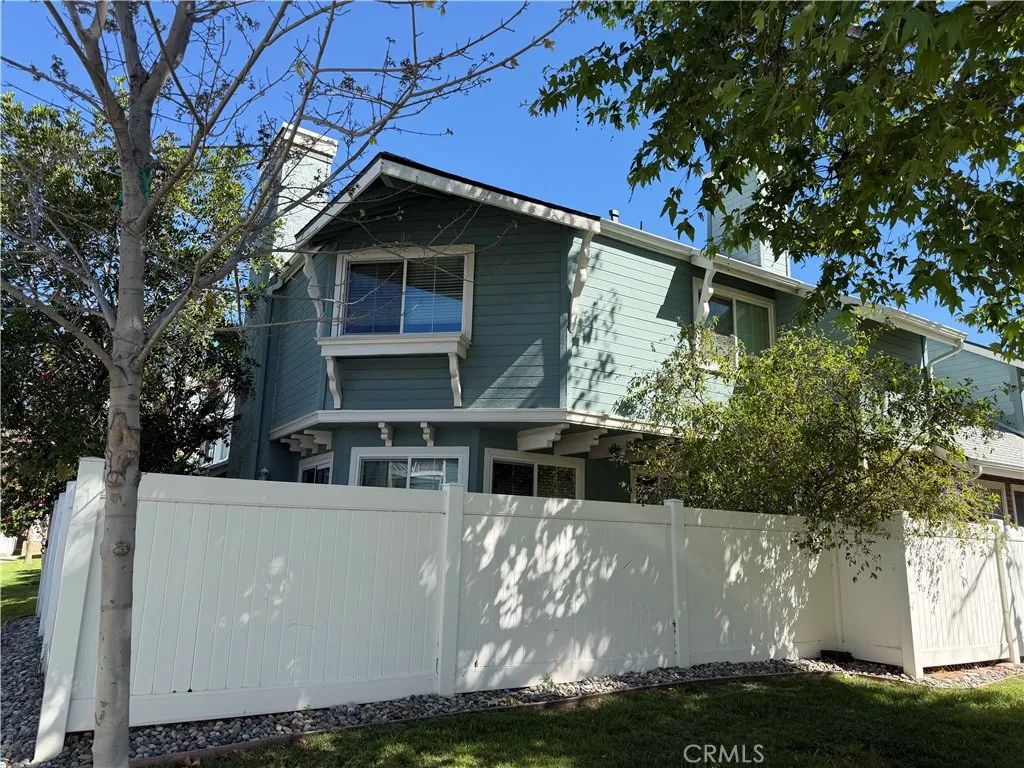 1878 Rory Lane 6, Simi Valley, CA 93063