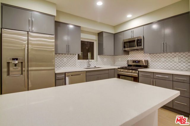 6119 Fountain Avenue, Los Angeles, CA 90028