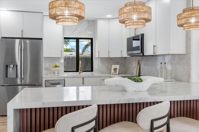4721 Bayview Drive, Fort Lauderdale, FL 33308