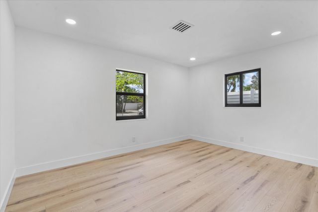 4721 Bayview Drive, Fort Lauderdale, FL 33308