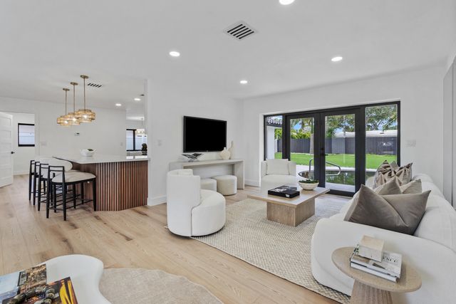 4721 Bayview Drive, Fort Lauderdale, FL 33308