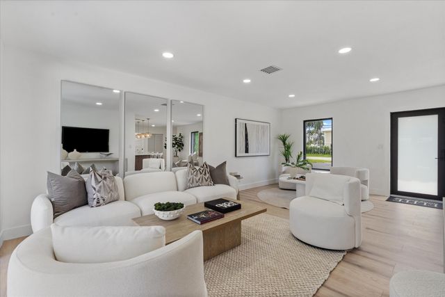 4721 Bayview Drive, Fort Lauderdale, FL 33308