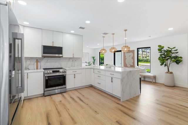 4721 Bayview Drive, Fort Lauderdale, FL 33308