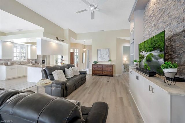 3232 Benicia CT, Naples, FL 34109